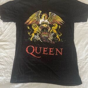 Que Dark Gray T-Shirt